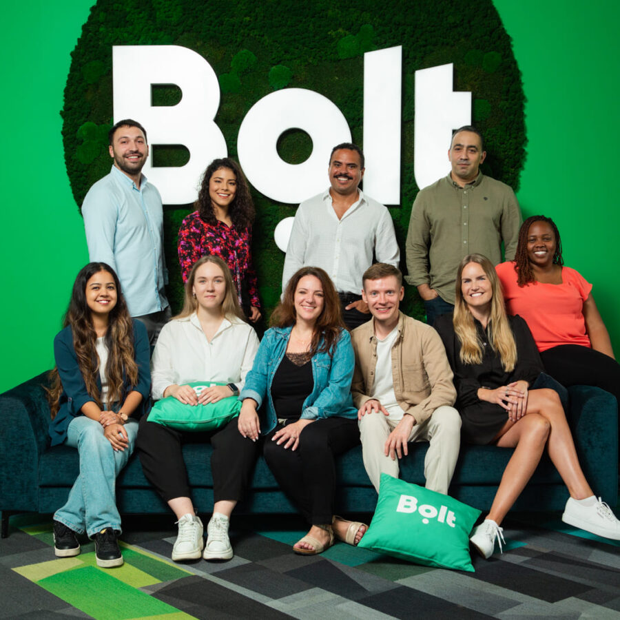 Групповая бизнес фотография в городе Таллинн для компании Bolt 